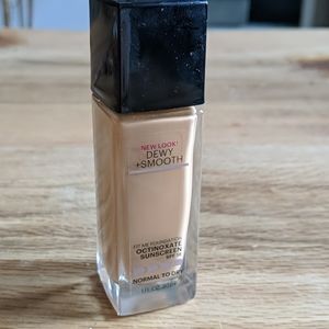 Maybelline Fit Me Dewy+Smooth Foundation - 230
